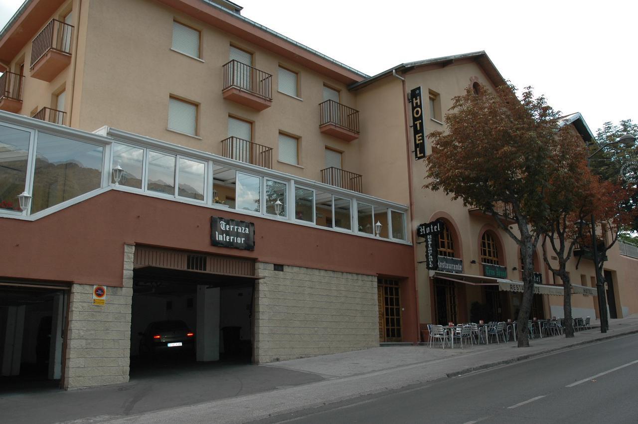 Hotel Tres Arcos San Lorenzo de El Escorial Buitenkant foto